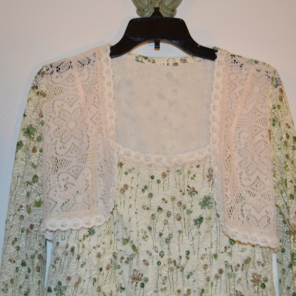 VINTAGE 80'S LACE TOP - Picture 2 of 4